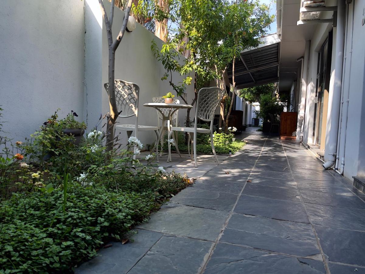 Border Close Guesthouse Upington Bagian luar foto