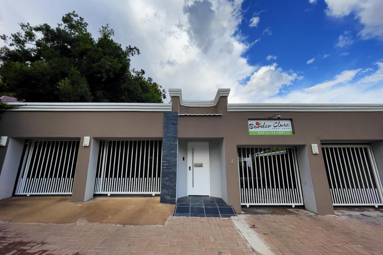 Border Close Guesthouse Upington Bagian luar foto
